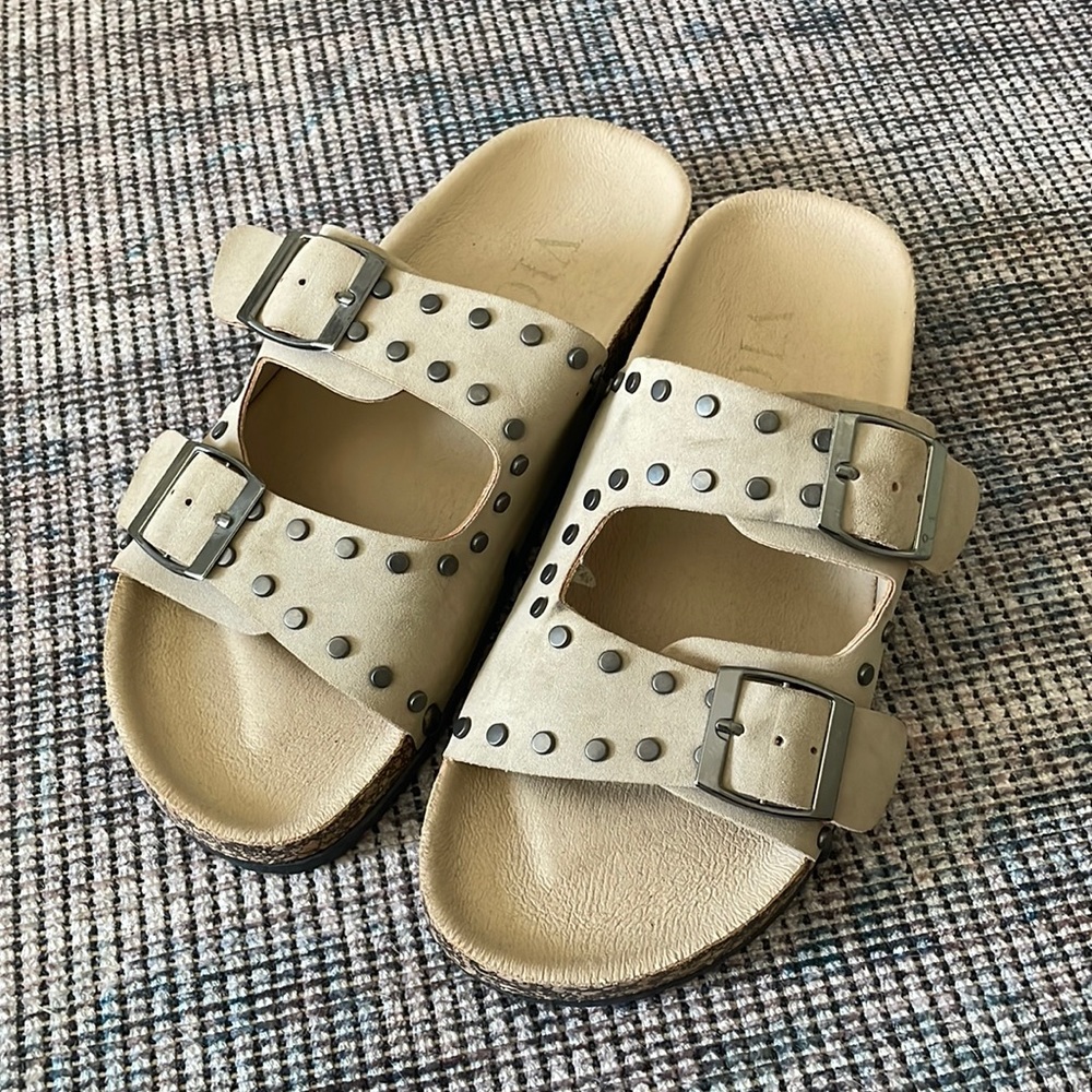 Vici sandals